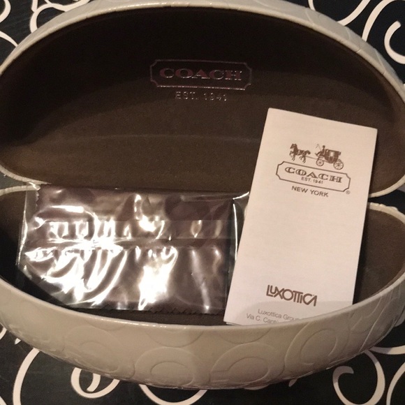 Coach Sunglasses with case - Picture 3 of 4